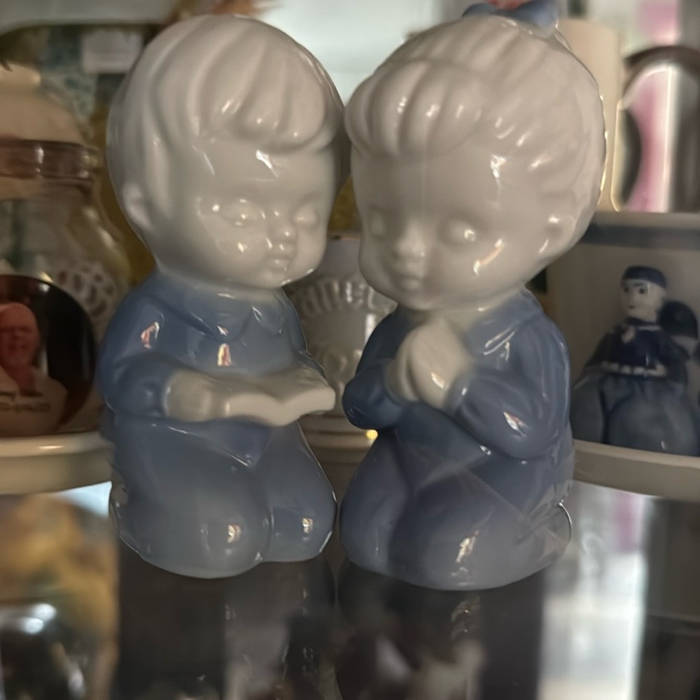 Vintage Lego Praying Girl & Kneeling Boy Porcelain Figurines Made in Japan